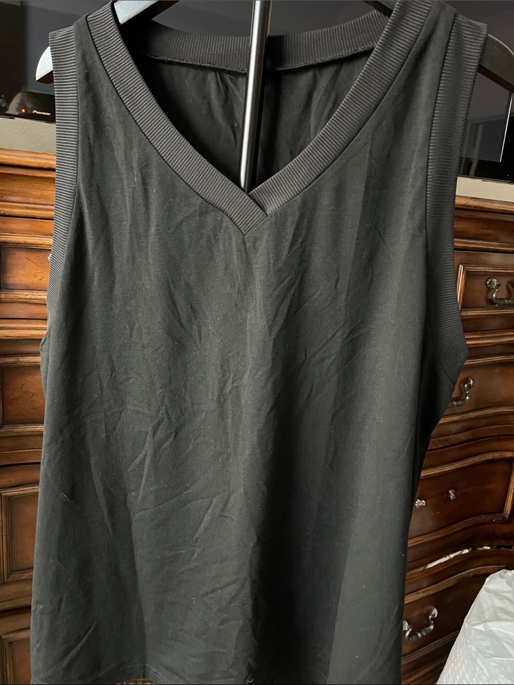 Black V-Neck Sleeveless Women's Top